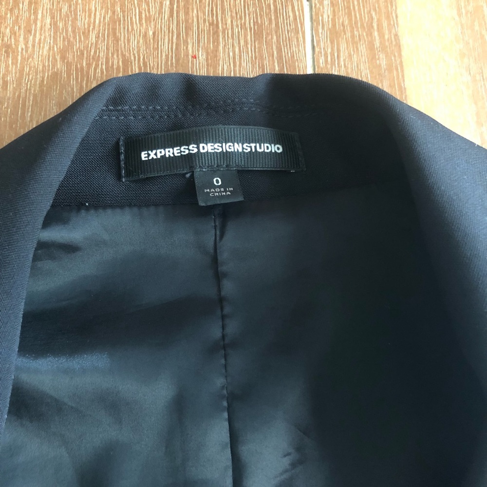 Express Vest - Picture 2 of 3